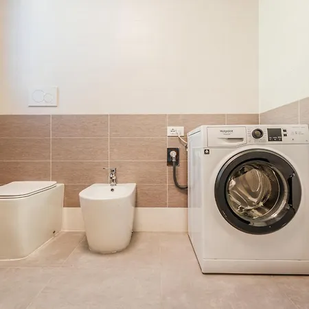 아파트 Bellaria Palace - Near The Of Ferrari By Movebnb 모데나